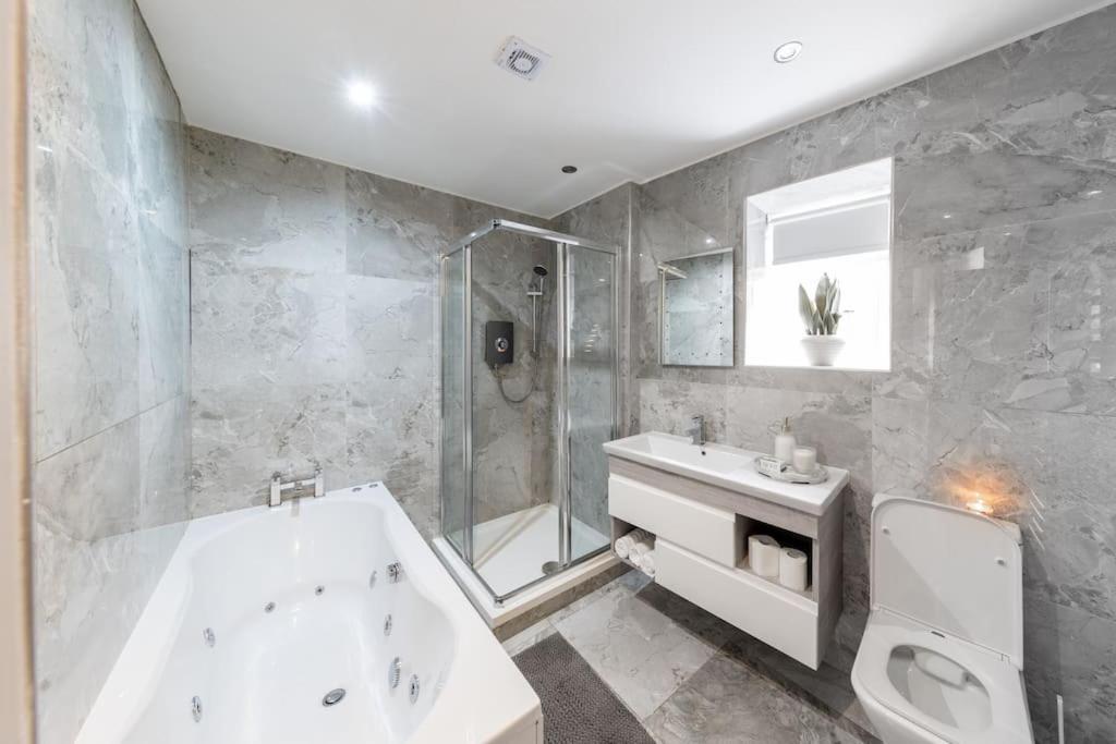 Luxury, Open Plan Apartment Брадфорт Екстериор снимка