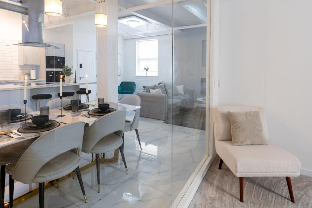 Luxury, Open Plan Apartment Брадфорт Екстериор снимка