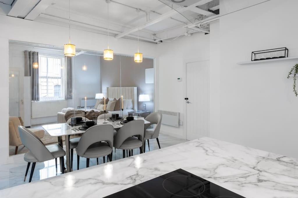 Luxury, Open Plan Apartment Брадфорт Екстериор снимка