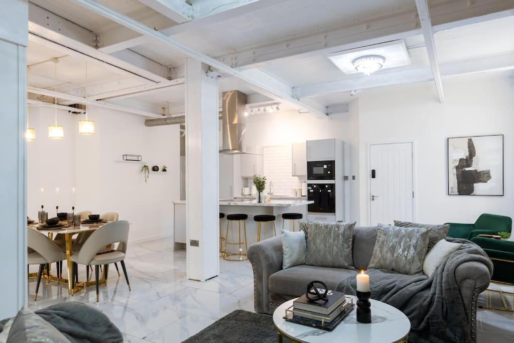 Luxury, Open Plan Apartment Брадфорт Екстериор снимка
